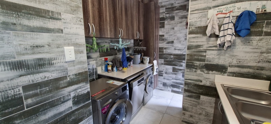  Bedroom Property for Sale in Dana Bay Western Cape